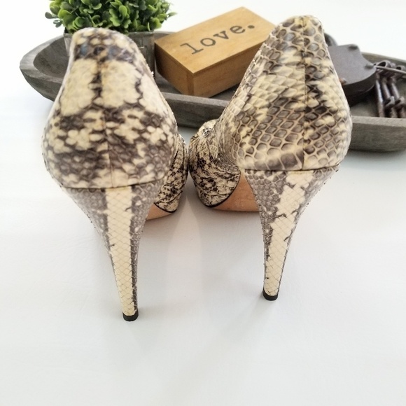 Vera Wang Lavender snake print open toe heels - Picture 5 of 7